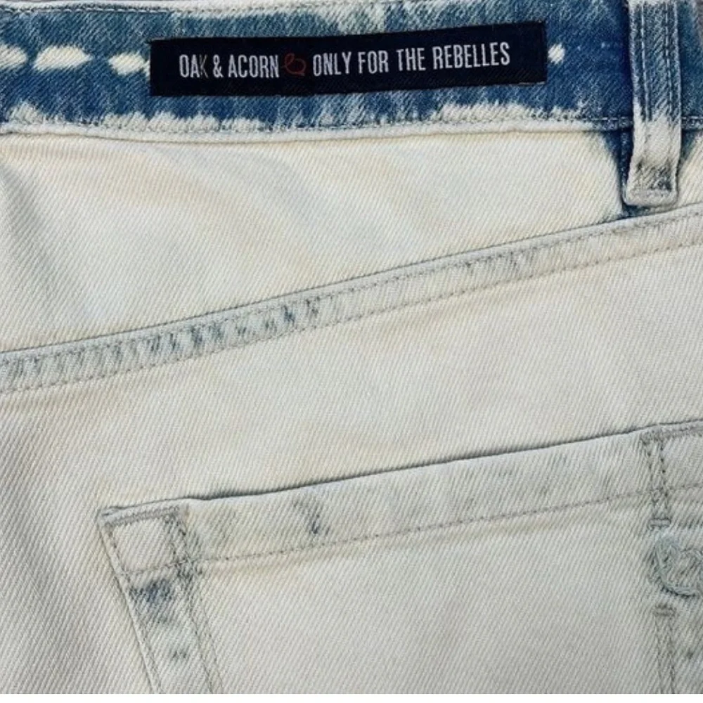 NWOT Ork & Acorn Ninety Three Long-Cut Off Frayed Hem Acid Wash Shorts Size 27.